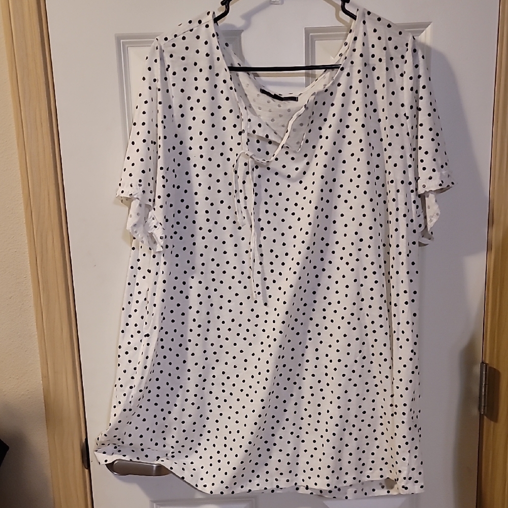Ellos White and Black Blouse Chic Top